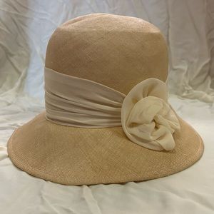Eric Javits Cloche Hat Size Large